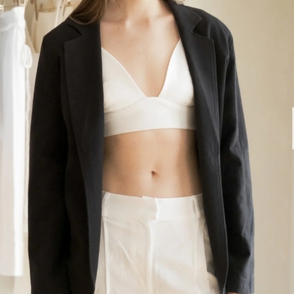 The Handloom Los Angeles Pera Blazer - Black Jacket - Picture 6 of 7